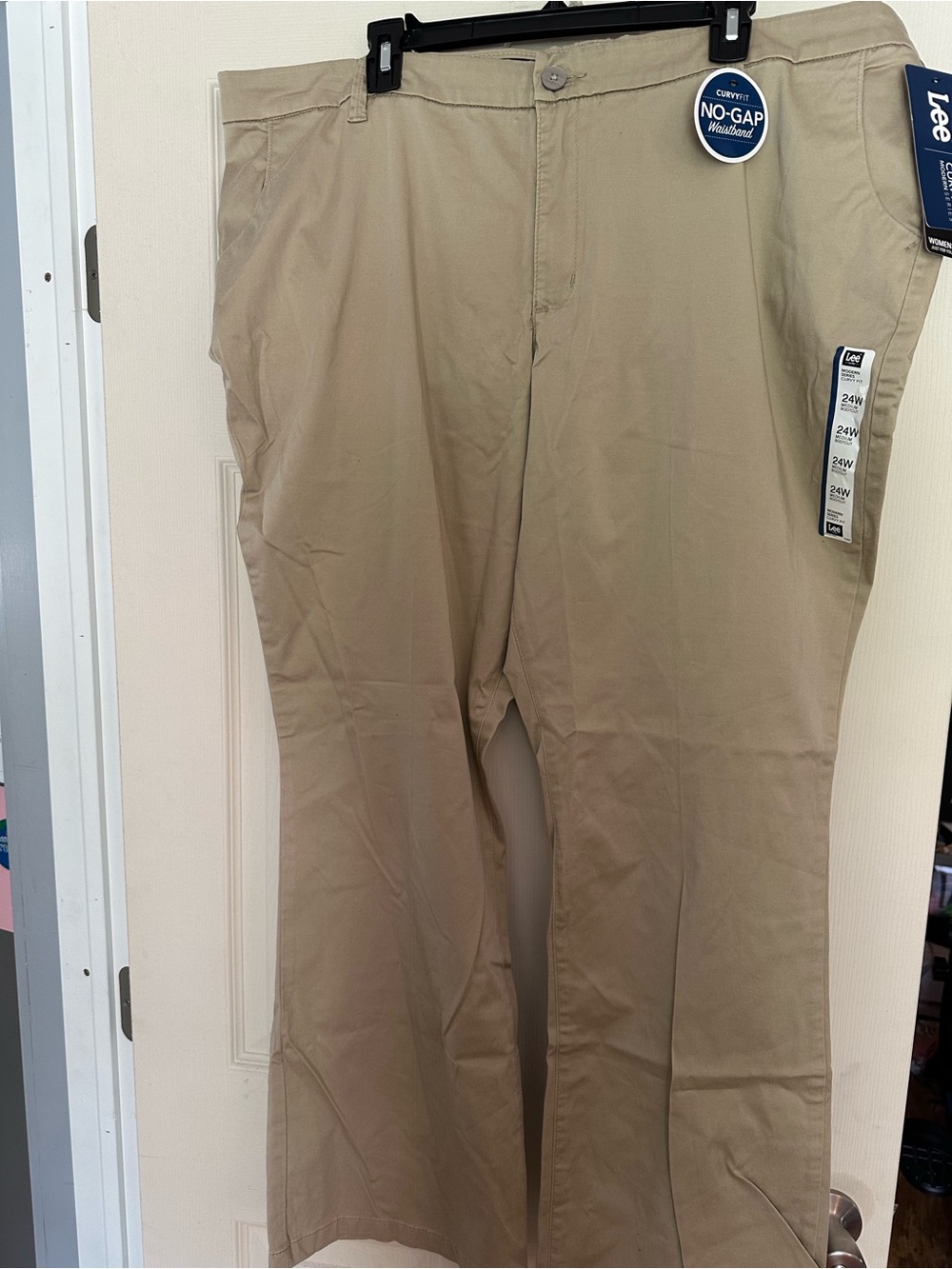 Lee Women’s Khaki Straight-Leg Chinos in Light Tan